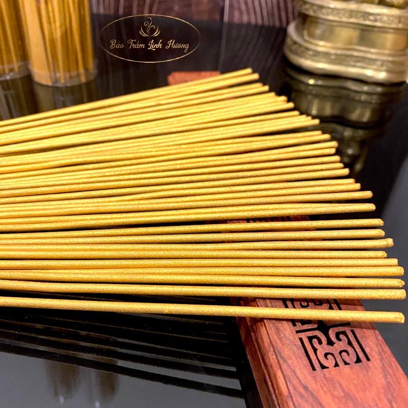 Theo quan niệm dân gian, nhang thần tài có tác dụng gì?