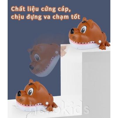 Đồ chơi cá sấu cắn tay làm từ chất liệu gì?