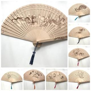Quạt gỗ thơm cổ phong 8 mẫu quạt xếp cầm tay phong cách Trung Quốc