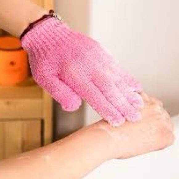 Găng tay tắm tẩy da chết có an toàn không?