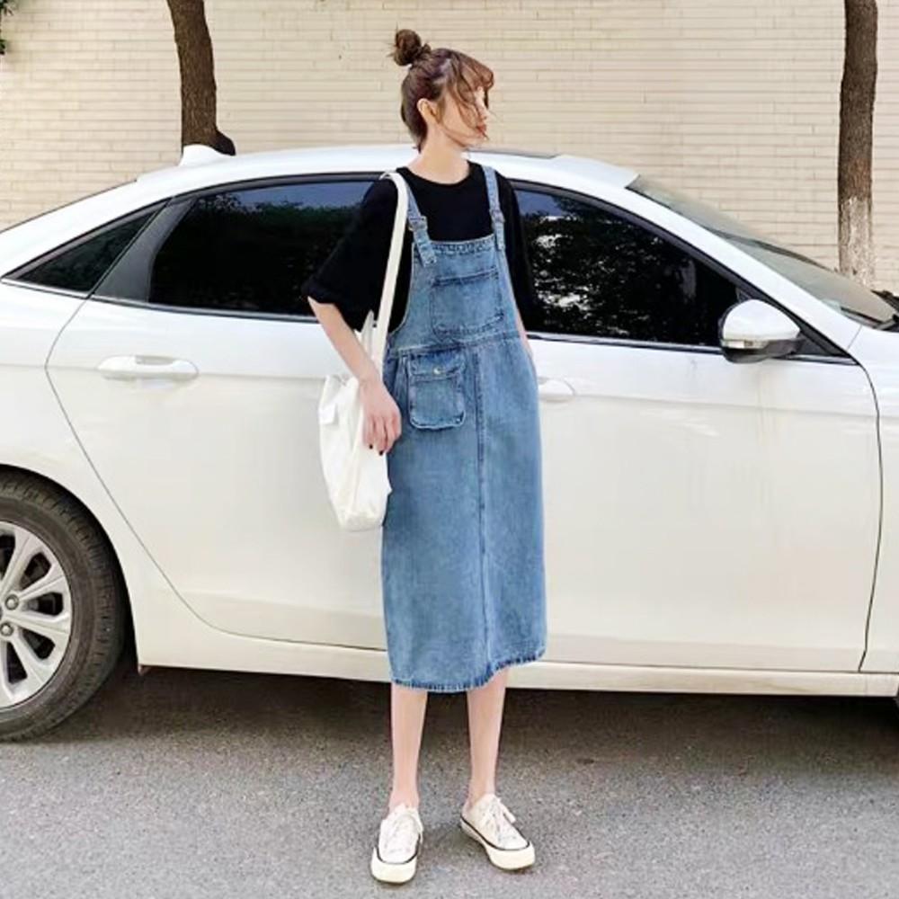 Nên kết hợp váy yếm dài với phụ kiện nào?