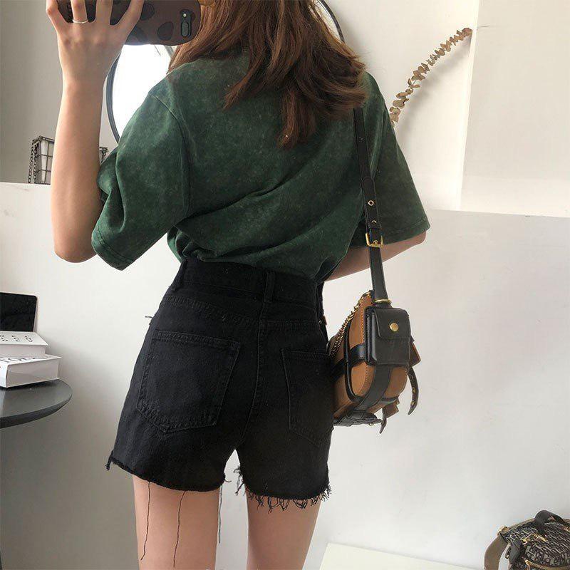 Cách phối đồ với quần đùi nữ tua rua như thế nào để tạo nên phong cách thời trang đẹp mắt?