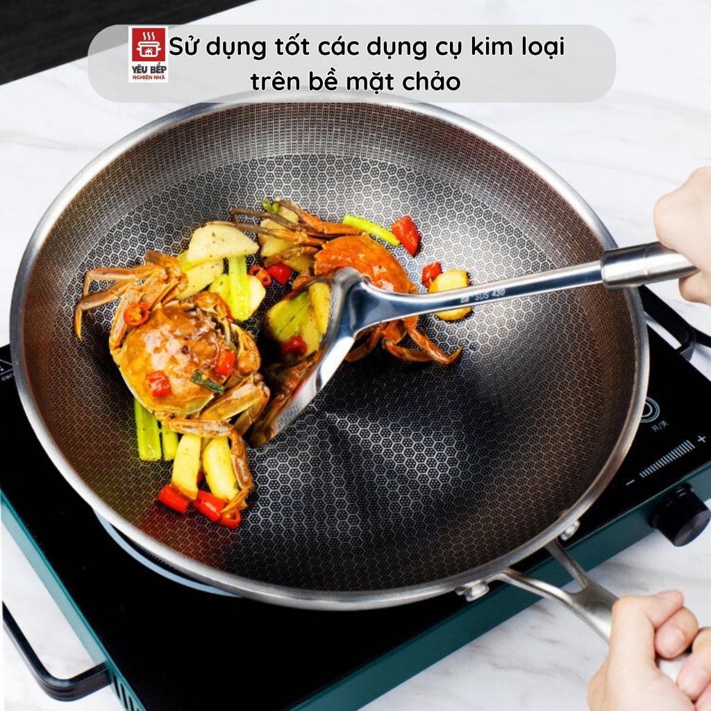 Có những loại rau củ, gia vị nào được sử dụng để chế biến chảo chiên lòng sâu?